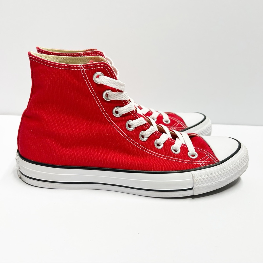Converse Chuck Taylor All Star Hi Red High Top Shoes  
size Men’s 6.5 Women 8.5